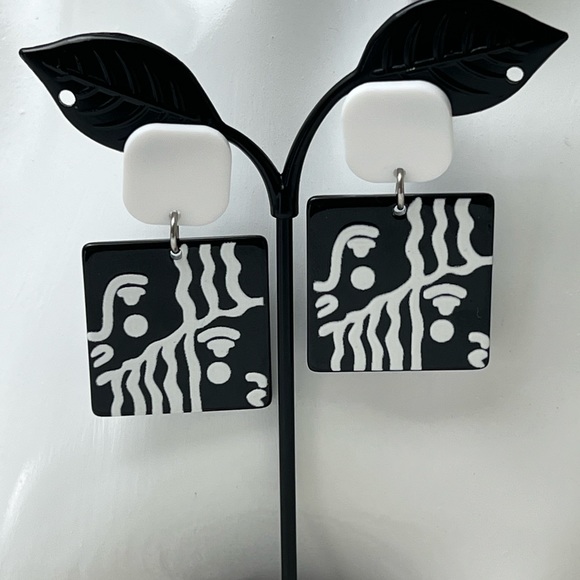 Retro Black & White Dangle Earrings -Artistic Unique Trendy Square Earrings - Picture 5 of 17
